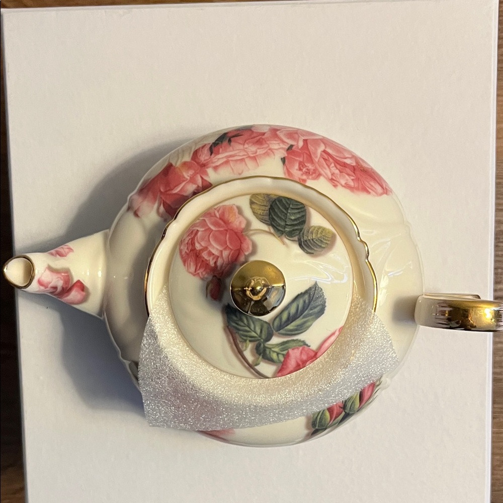 Floral Teapot and Cup  with Gold Accents - Picture 3 of 5